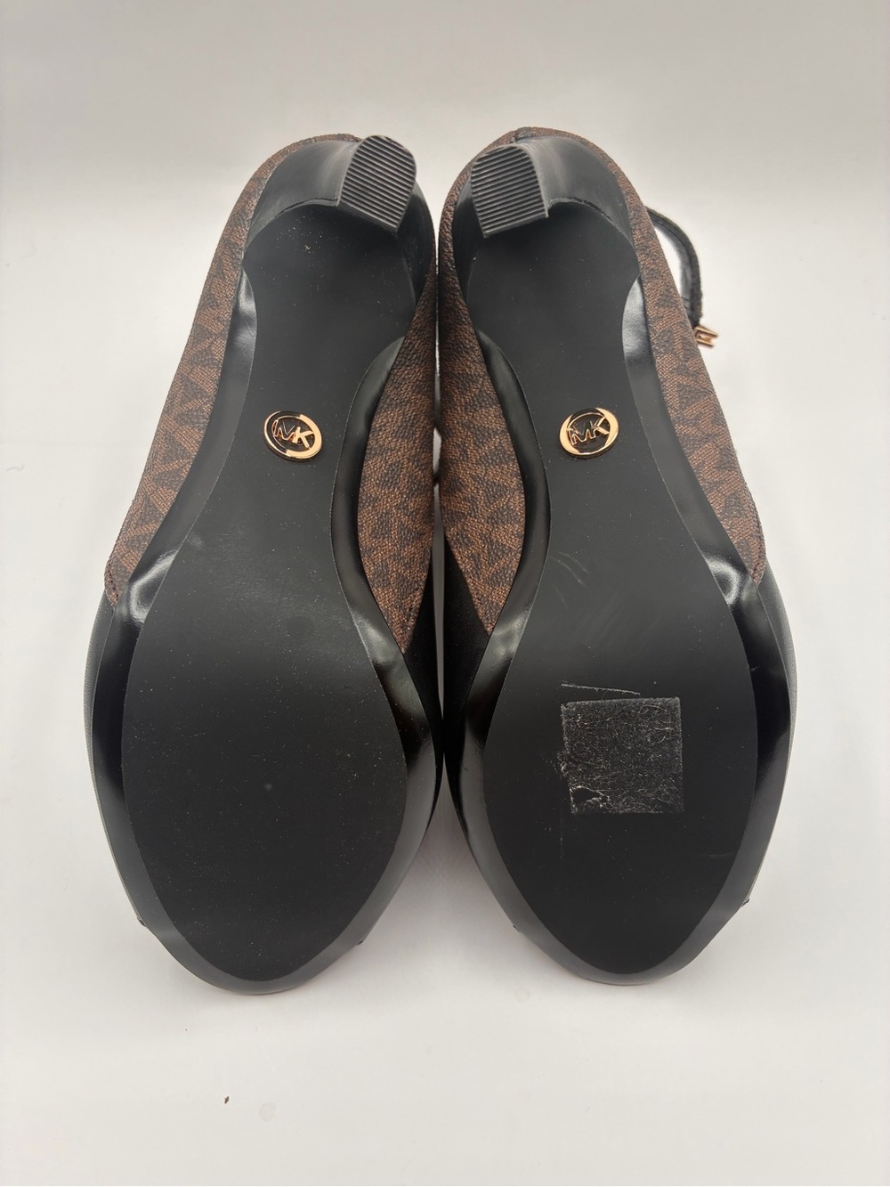 Michael Kors Black Brown Logo Buckle Peep Toe Leather Heels Adjustable Strap - Picture 7 of 9